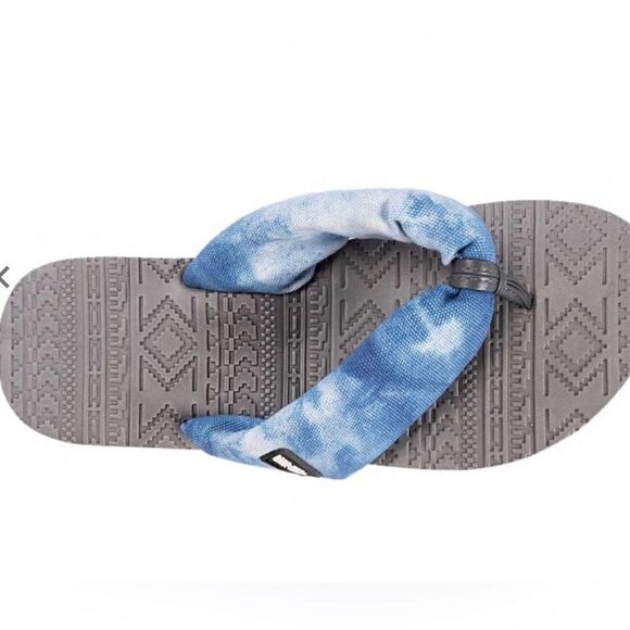Muk Luks blue and white tie dye sandals - Picture 5 of 10